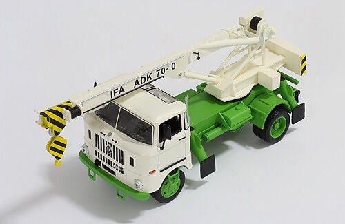 IXO IST192T IFA W50L 1968 -Crane Truck
