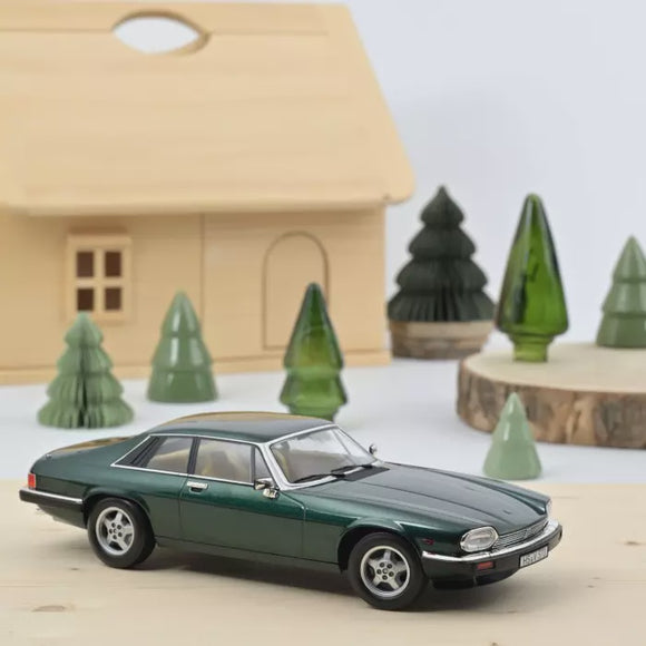 Norev 182620 Jaguar XJ-S 5.3 H.E. Coupé 1982 Green metallic 1:18 – Sealed