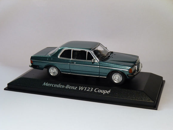 Maxichamps Mercedes Benz 230CE (W123) 1976 Petrol