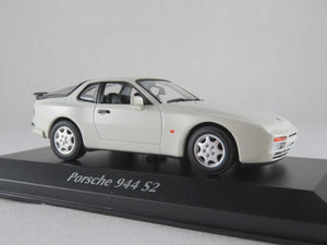 Maxichamps Porsche 944S 1989 White
