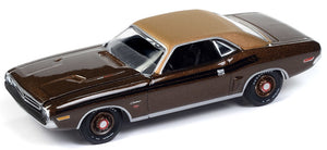 Auto World 1971 Dodge Challenger R/T Hobby Excl -Dark Gold Metallic w/ Gold Vinyl Roof