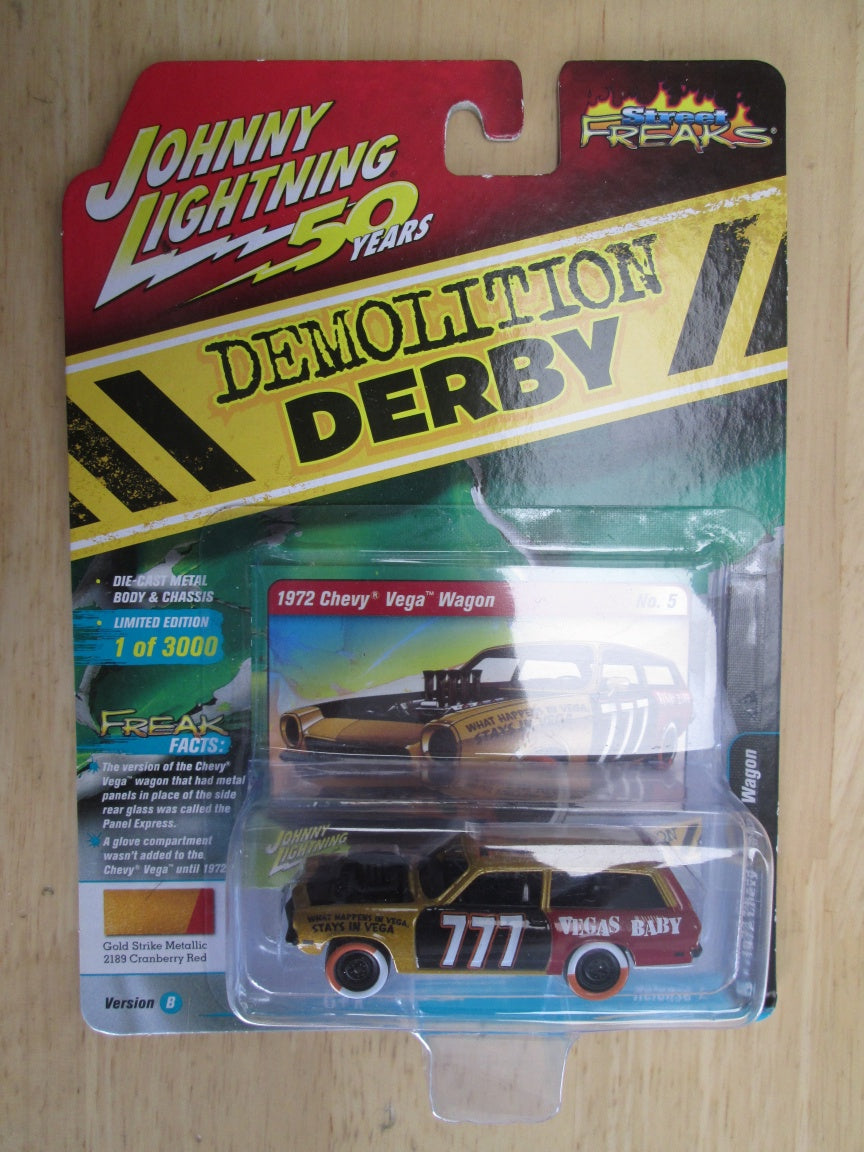 Johnny Lightning 1972 Chevy Vega GT – 50 Years Classic Gold – Chase White – Échelle 1/64
