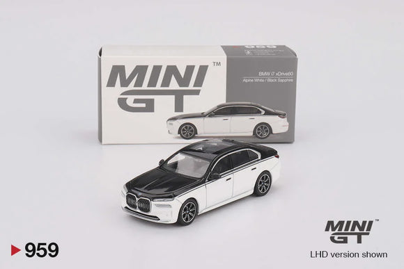Mini GT 959 BMW i7 xDrive60 Alpine White / Black Sapphire