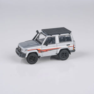 PARA64 65566 Toyota Landcruiser 71 SWB Silver w/ Roof Rack