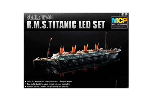 Academy 14220 R.M.S. Titanic with LED Set - 1/700
