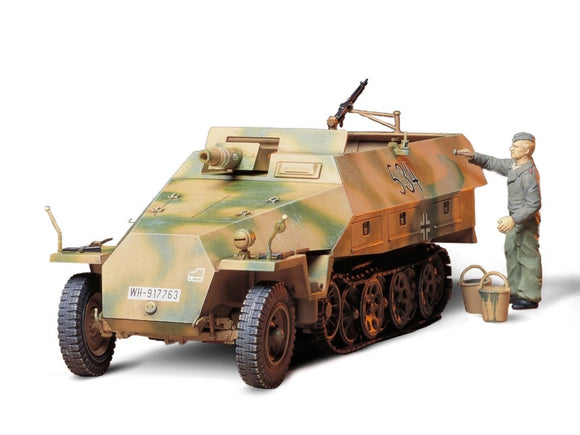 Tamiya 35147 SdKfz. 251/9 Kanonenwagen - 1/35 Scale