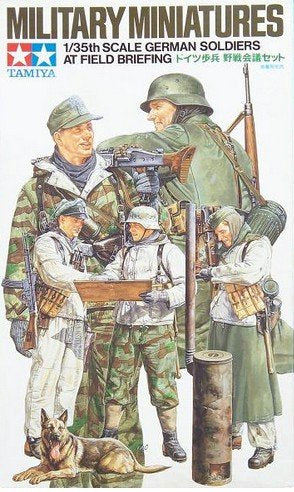 Tamiya 35212 German Soldiers at Field Briefing - 1/35 Scale