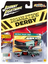Johnny Lightning Street Freaks 2018 Release 3 Version B - 1965 Chevy Chevelle Wagon = Willow Green Poly/Orange