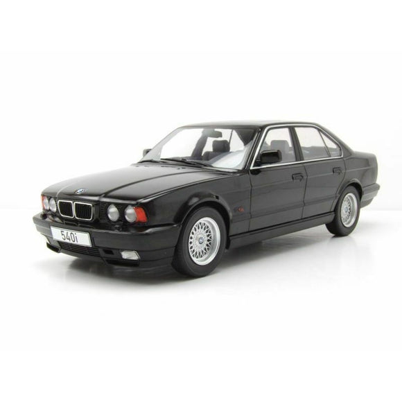 Model Car Group 18157 BMW 5 Series (E34) Black