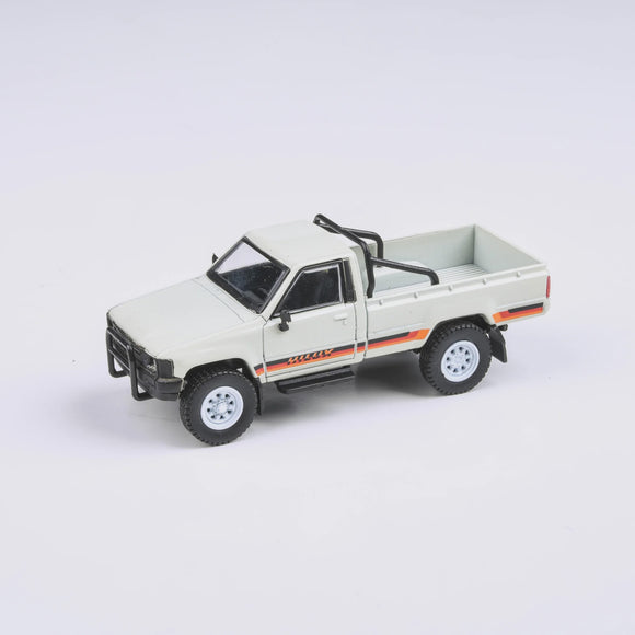 PARA64 65521 Toyota Hilux 1984 White