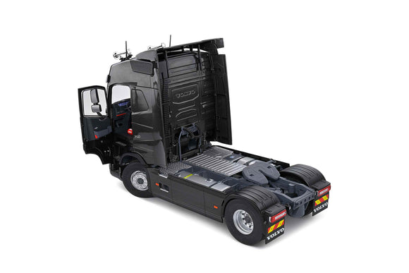 Solido 2400102 Volvo FH Globetrotter XL Black Metallic 2021