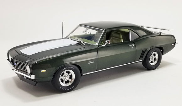 ACME 1805724 1969 Chevrolet COPO Camaro - Green