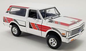 ACME 1807705 1972 Chevrolet K5 Blazer - Feathers Edition